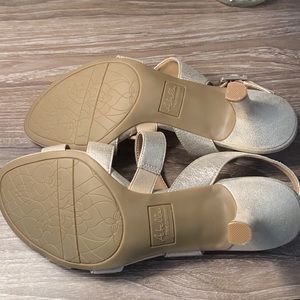Abella | Shoes | Abella True Comfort Francine Gold Champagne Sandals Size 7m | Poshmark